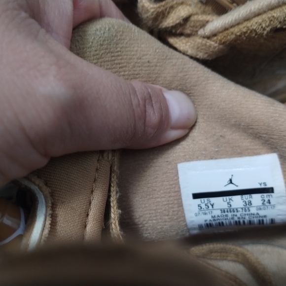 Jordan 6 - Picture 5 of 9